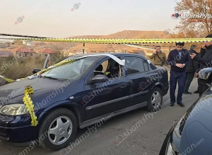 Ավտոշուկայի հարևանությամբ կայանված ավտոմեքենայում հայտնաբերվել է հրազենային վնասվածքով տղամարդու մարմին