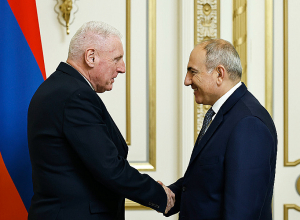 Նիկոլ Փաշինյանն ընդունել է ՄԹ պաշտպանության պետնախարար Վերնոն Քոքերի գլխավորած պատվիրակությանը