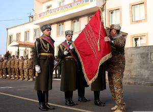 Տարածքային պաշտպանության զորքերի հրամանատարությանը հանձնվել է մարտական դրոշ