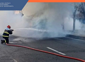 Րաֆֆու փողոցում այրվել է ավտոմեքենա