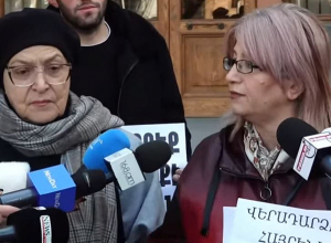 Անհետ կորած զինծառայողների ծնողները բողոքի ակացիա են իրականացնում