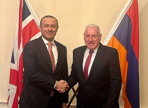 Արմեն Գրիգորյանը հանդիպել է Մեծ Բրիտանիայի պաշտպանության հարցերով պետնախարարի հետ
