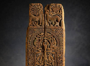 12-րդ դարի հայկական եկեղեցու դռան փեղկը կգնվի Լոնդոնի միջազգային աճուրդից․ նախարար