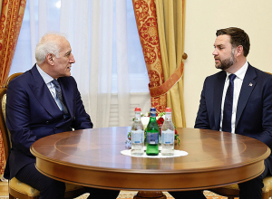 Վահագն Խաչատուրյանը հանդիպում է ունեցել պաշտոնական այցով Հայաստան ժամանած ԱՄՆ փոխնախագահ Ջեյ Դի Վենսի հետ