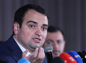 Մի հատ չզիջվող բան ունի՝ իր աթոռն է. Նարեկ Կարապետյանը՝ Փաշինյանի մասին