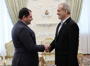 Սուրեն Պապիկյանը հանդիպել է Իրանի նախագահ Մասուդ Փեզեշքիանի հետ