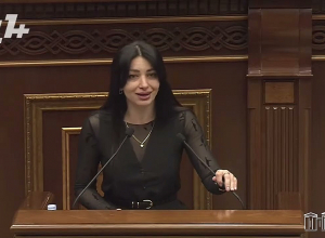 Որ ֆայմ ունենայիք,  դուրս չէիք գա էստեղ․ Հասմիկ Հակոբյանը՝ ընդդիմադիրներին