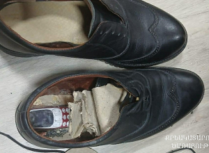 Դատապարտյալը հեռախոսները թաքցրել էր կոշիկում և հյութի տարայում