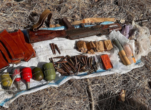 44-օրյա պատերազմի մասնակիցը զենք-զինամթերք է հանձնել․ ՊՆ