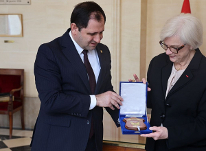 Պապիկյանը Փարիզում հանդիպել է Ֆրանսիայի ԶՈւ և վետերանների հարցերով նախարարի հետ