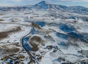 Սիսիանի «Զանգեր» կոչվող հատվածից մինչև Շաքի և Գավառի տարածաշրջանում թույլ ձյուն է տեղում