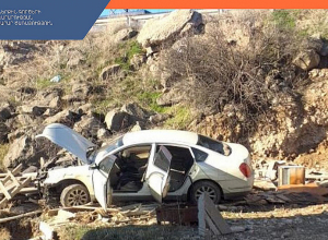 Ավտոմեքենան դուրս է եկել երթևեկելի գոտուց և հայտնվել ձորակում