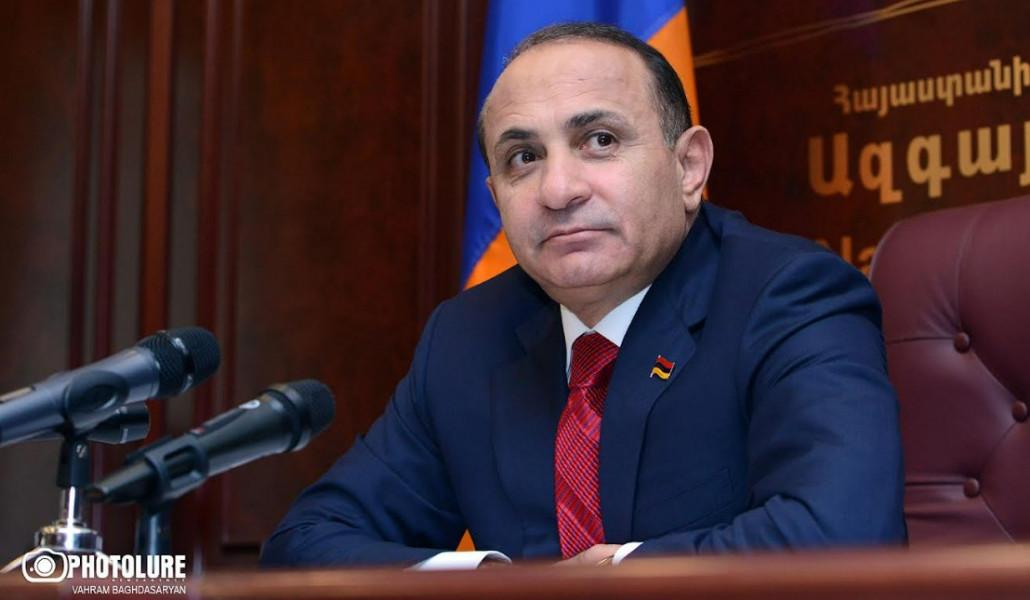 Հովիկ-Աբրահամյան-4