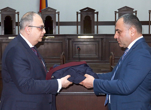 Վլադիմիր Վարդանյանին է հանձնվել ՍԴ դատավորի պատմուճանը