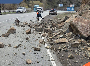 Ջերմուկի խաչմերուկից Սարավան ավտոճանապարհին տեղի է ունեցել քարաթափում