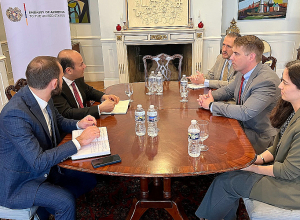 ԱՄՆ պետքարտուղարի տեղակալն այցելել է ԱՄՆ-ում ՀՀ դեսպանություն