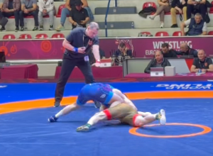 ԵԱ. 77 կգ քաշային Մալխաս Ամոյանը մեկնարկեց հաղթանակով