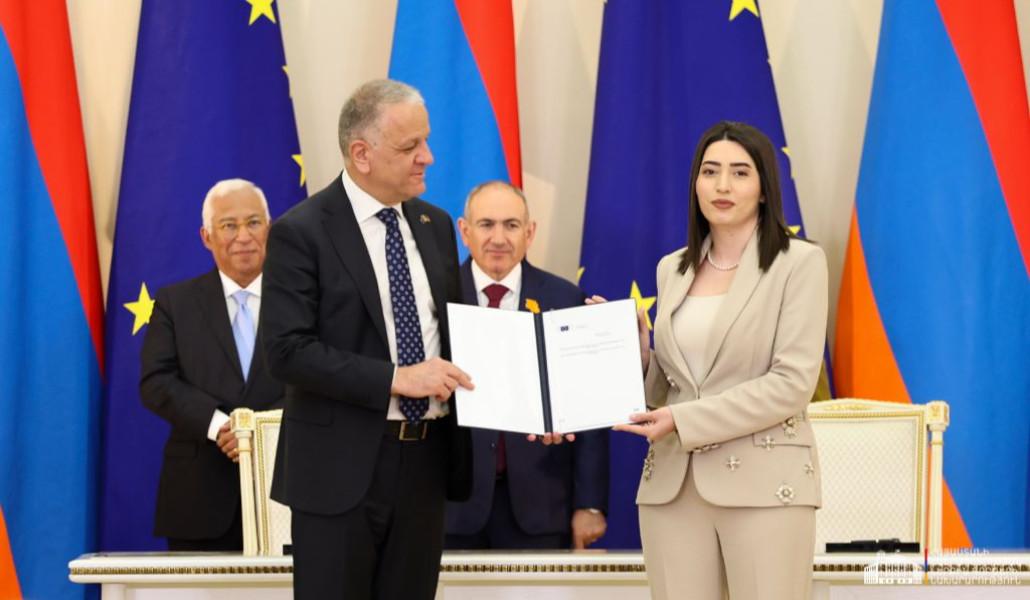 ՆԳ նախարարին է փոխանցվել ԵՄ-ի հետ Վիզաների ազատականացման գործողությունների ծրագրի իրականացման առաջընթացի առաջին զեկույցը