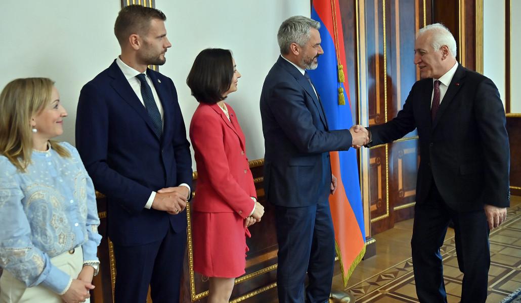 Վահագն Խաչատուրյանն ընդունել է Եվրոպական ներդրումային բանկի փոխնախագահ Կարլ Նեհամմերին