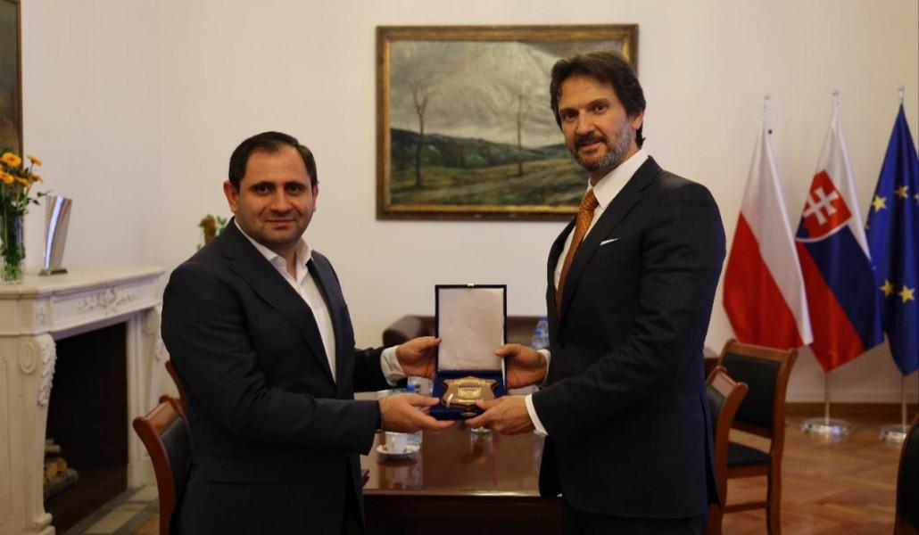 Քննարկվել են պաշտպանության ոլորտում Հայաստան-Սլովակիա համագործակցությանը վերաբերող հարցեր