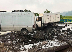 Չարենցավանի մոտակայքում կայծակի հարվածից կամուրջ է փլուզվել․ վնասվել են ավտոմեքենաներ