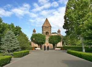 Նոր նշանակումներ կաթողիկոսի հայրապետական տնօրինությամբ