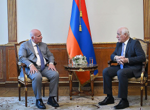 Վահագն Խաչատուրյանն ընդունել է Հանրային ծառայությունները կարգավորող հանձնաժողովի նախագահ Մեսրոպ Մեսրոպյանին