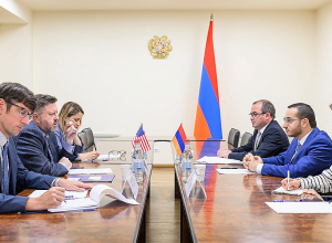 Մխիթար Հայրապետյանն ԱՄՆ դիվանագետի հետ քննարկել է տեխնոլոգիական հարցեր