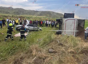 Խոշոր ու ողբերգական ավտովթար՝ Արագածոտնում․  կա երեք զոհ