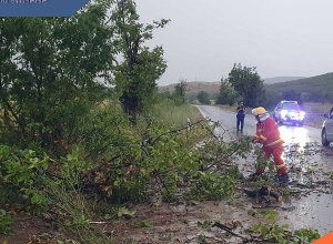 Քամու հետևանքով վնասվել են տանիքներ, թիթեղներ, պարիսպ, գազատար խողովակ