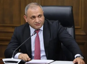 Ահարոն Սահակյանն ազատվել է Կոտայքի մարզպետի պաշտոնից