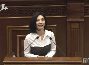 Իմ ընտանիքը փող չունի, իմ աշխատավարձով է ապրում. Թագուհի Ղազարյան