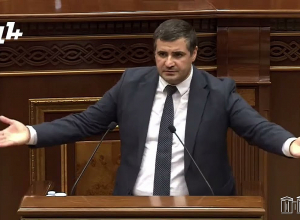 Հլը մանդատները հանձնեք, հլը հելնենք դուրս խոսանք․ Եղոյան