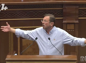 Մի' խանգարի ու լսի.. Ձեր նշանակած դատախազուհին ձեզ վախեցրել ու խաբել ա Սրբազանի գործով