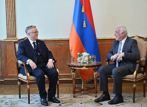 Խաչատուրյանը հրաժեշտի հանդիպում է ունեցել Կանադայի դեսպանի հետ