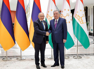Նիկոլ Փաշինյանը հանդիպել է Տաջիկստանի նախագահ Էմոմալի Ռահմոնի հետ