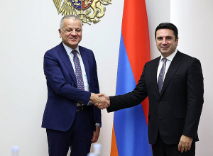 Ալեն Սիմոնյանն ընդունել է ՀՀ-ում ԵՄ պատվիրակության ղեկավար Վասիլիս Մարագոսին