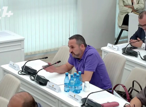 Եթե շարունակեք Ձեր անպարկեշտ բերանը բացել նույն ձևով, շատ խիստ կպատժվեք․ Ավինյանը՝ Զարոկյանին