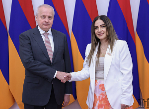 ԱԺ ՔՊ խմբակցության ղեկավարն ու քարտուղարը հանդիպել են ՀՀ-ում ՌԴ դեսպանին