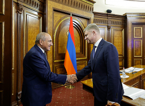 Փաշինյանն ընդունել է «Ռուսական երկաթուղիներ» ԲԲԸ–ի գլխավոր տնօրեն Օլեգ Բելոզյորովի գլխավորած պատվիրակությանը