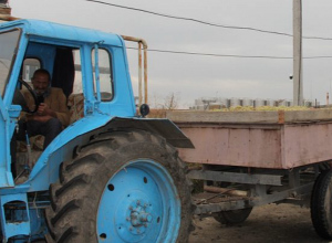 «3 օր է, գործարանի դիմաց հերթի ենք սպասում», – գյուղացիներն ահազանգում են