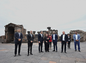 ՅՈՒՆԵՍԿՕ-ի գլխավոր տնօրեն Խալեդ Էլ-Էնանին այցելել է Զվարթնոց տաճար